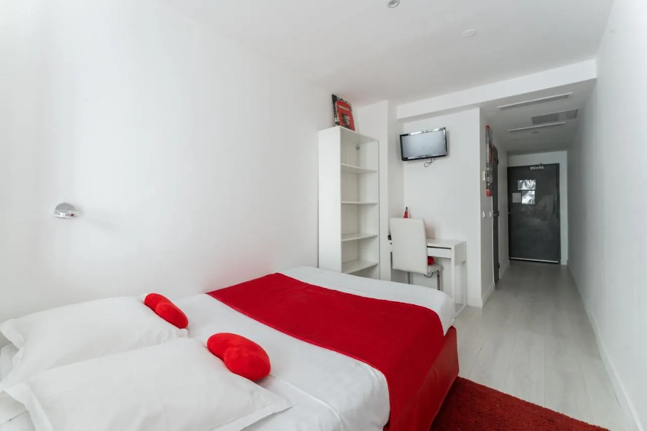 Отель L'Oasis Montparnasse Париж